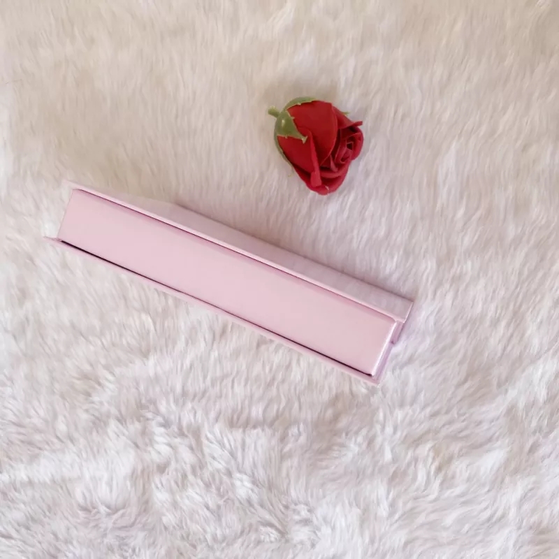 high-quality-pink-magnet-flip-gift-packaging-box_365393.webp.jpg